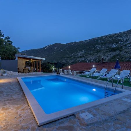 Holiday Home Dijamant Kučiće Eksteriør bilde