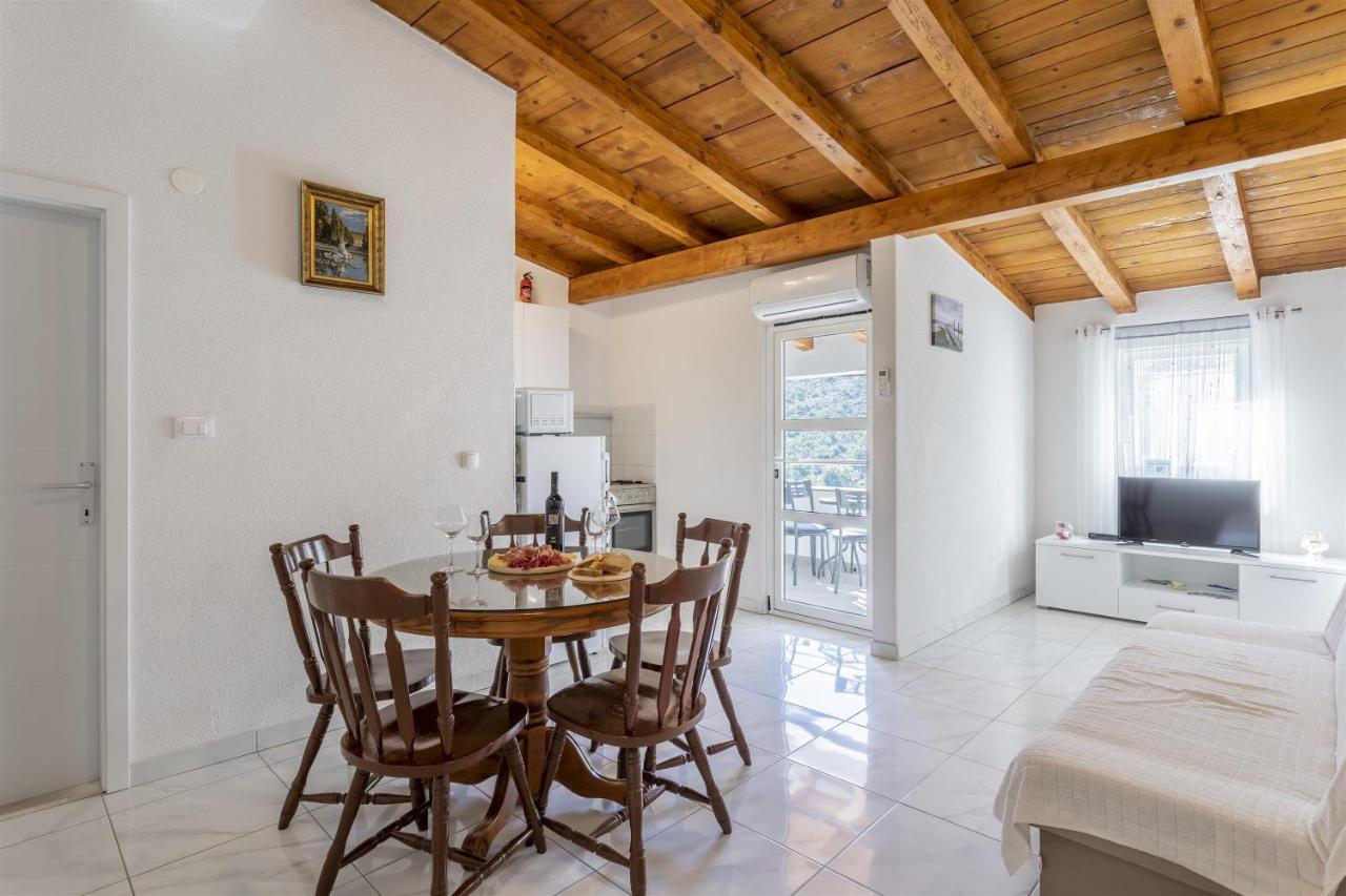 Holiday Home Dijamant Kučiće Eksteriør bilde