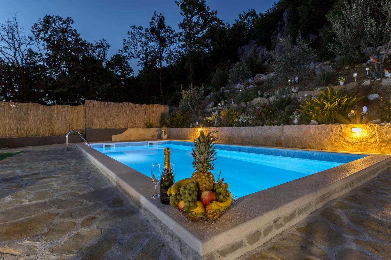 Holiday Home Dijamant Kučiće Eksteriør bilde