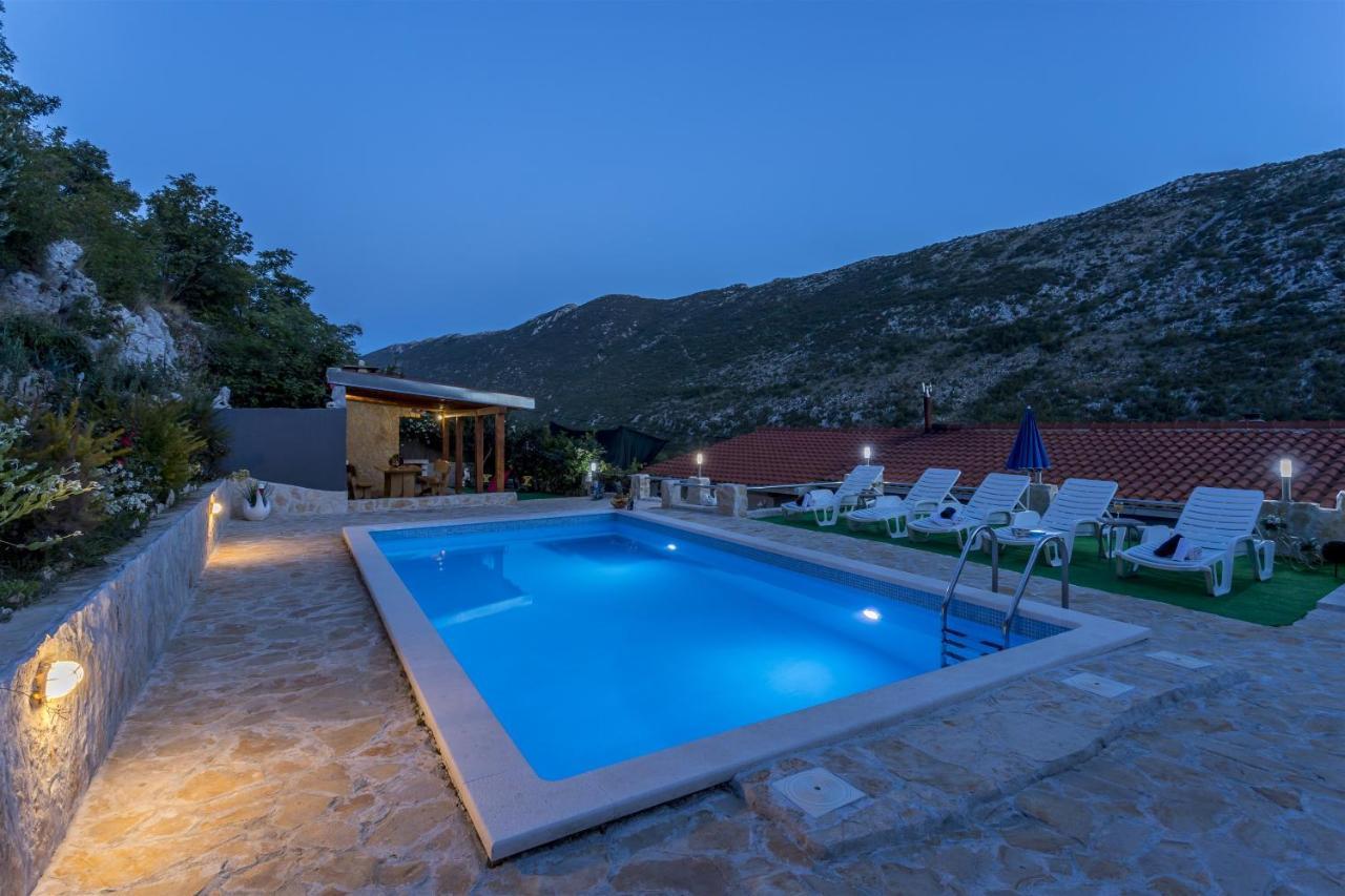 Holiday Home Dijamant Kučiće Eksteriør bilde