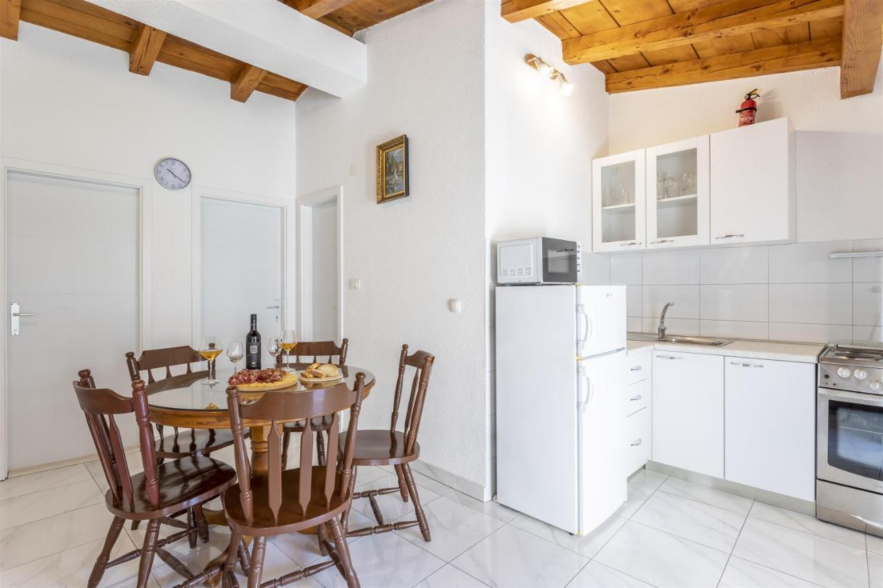 Holiday Home Dijamant Kučiće Eksteriør bilde