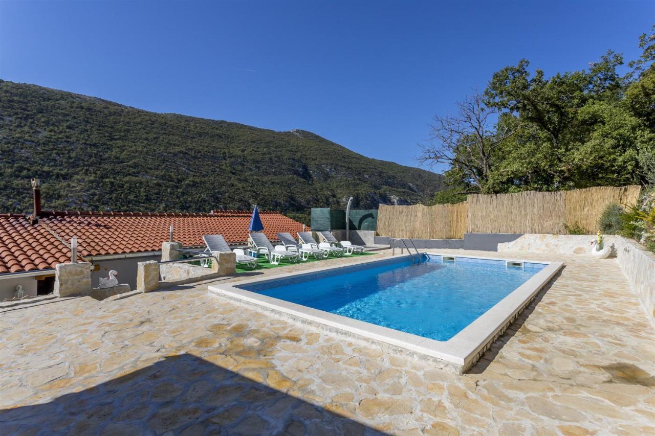 Holiday Home Dijamant Kučiće Eksteriør bilde