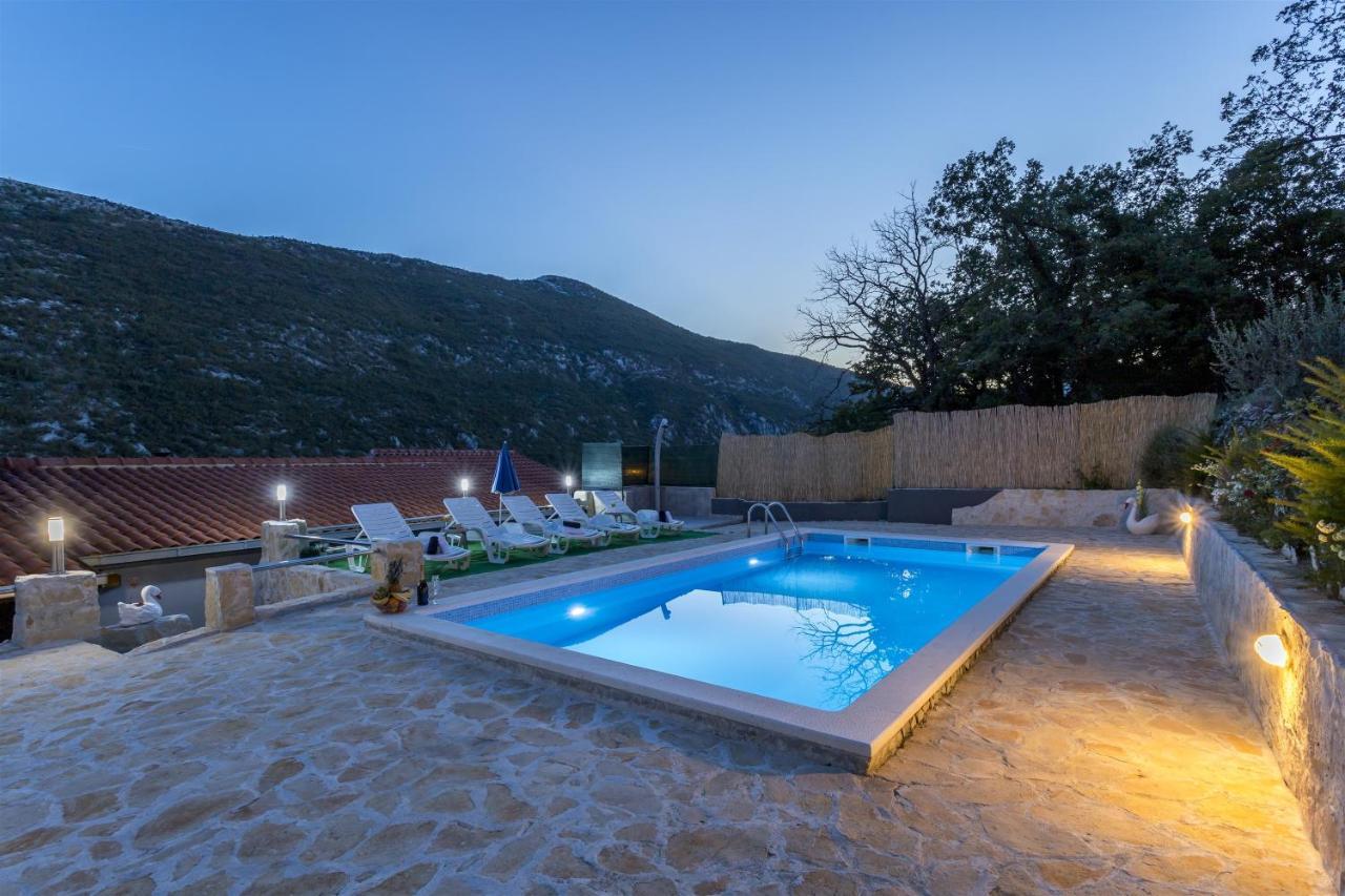 Holiday Home Dijamant Kučiće Eksteriør bilde