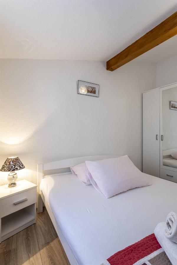 Holiday Home Dijamant Kučiće Eksteriør bilde