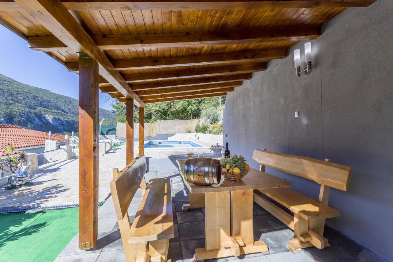 Holiday Home Dijamant Kučiće Eksteriør bilde